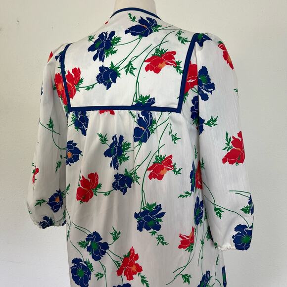 Vintage 70s Floral Tulip House Dress Nightgown Lord & Taylor // Size Medium - Picture 4 of 7